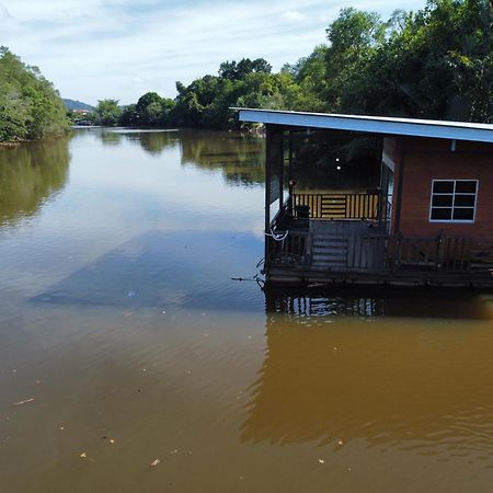 Qimmy Riverside Floating Cabin Kuala Terengganu Exteriör bild