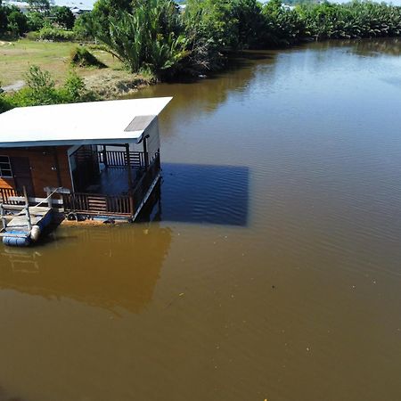 Qimmy Riverside Floating Cabin Kuala Terengganu Exteriör bild